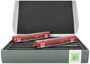 Feldherr Storage Box FSLB055 dla modeli lokomotyw kolejowych, wagonów i pojazdów - 7 slotów dla skrajni TT - pionowych